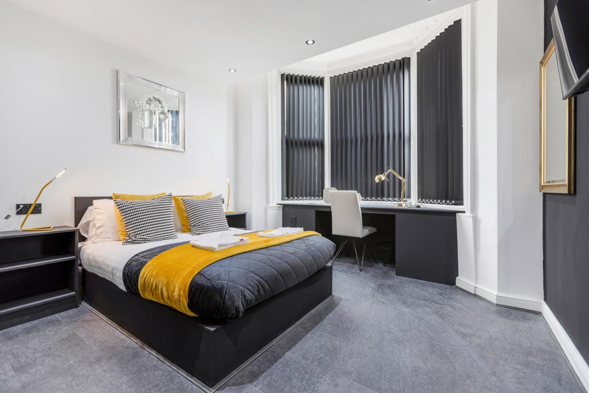 Two Bed Modern Apartment 5Min Walk To Town Centre With Free Parking ! Under New Management Blackpool Exteriör bild