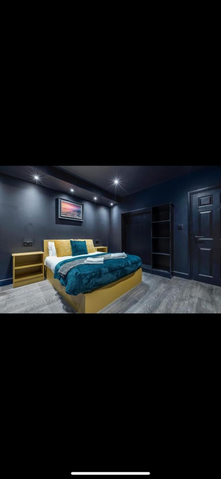 Two Bed Modern Apartment 5Min Walk To Town Centre With Free Parking ! Under New Management Blackpool Exteriör bild