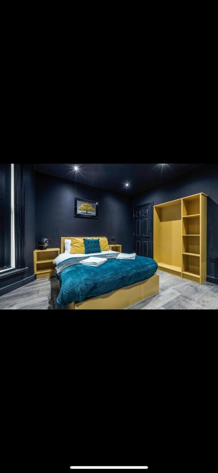 Two Bed Modern Apartment 5Min Walk To Town Centre With Free Parking ! Under New Management Blackpool Exteriör bild