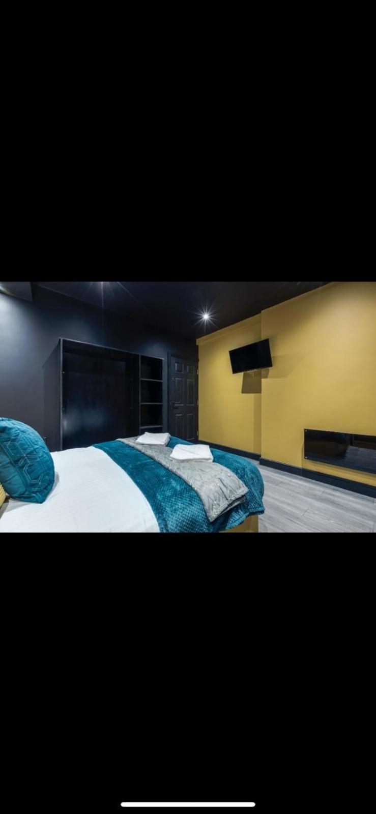 Two Bed Modern Apartment 5Min Walk To Town Centre With Free Parking ! Under New Management Blackpool Exteriör bild
